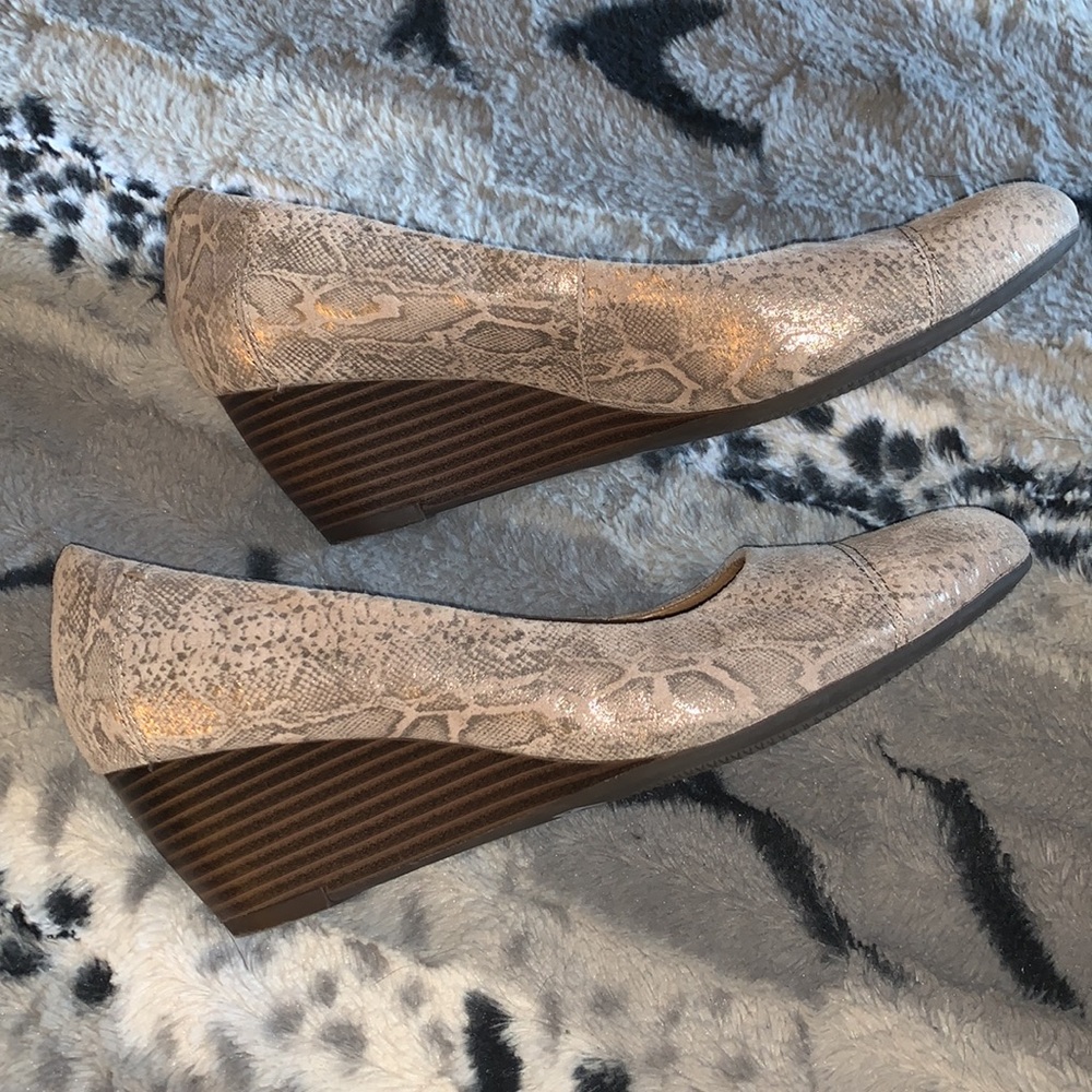 Clarks Collection Soft Cushion Snakeskin Wedge — 9.5